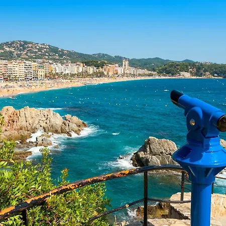 Апартаменти Happy Lloret *