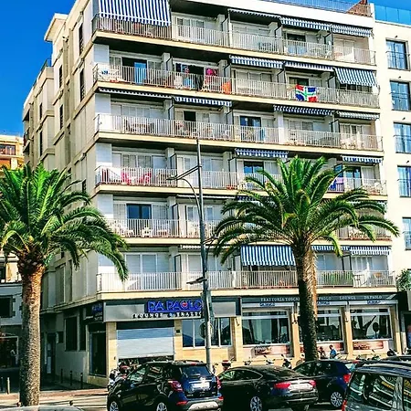 Happy Lloret Апартаменти