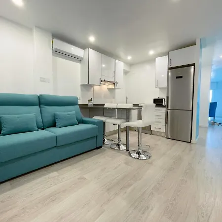 Happy Lloret Апартаменти *