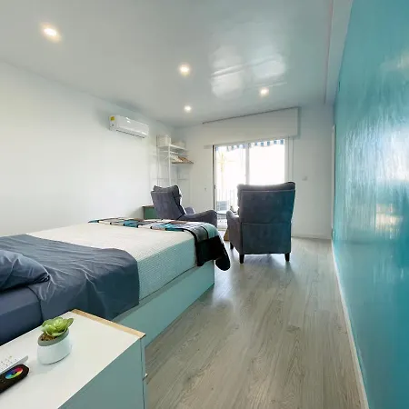 Happy Lloret Апартаменти